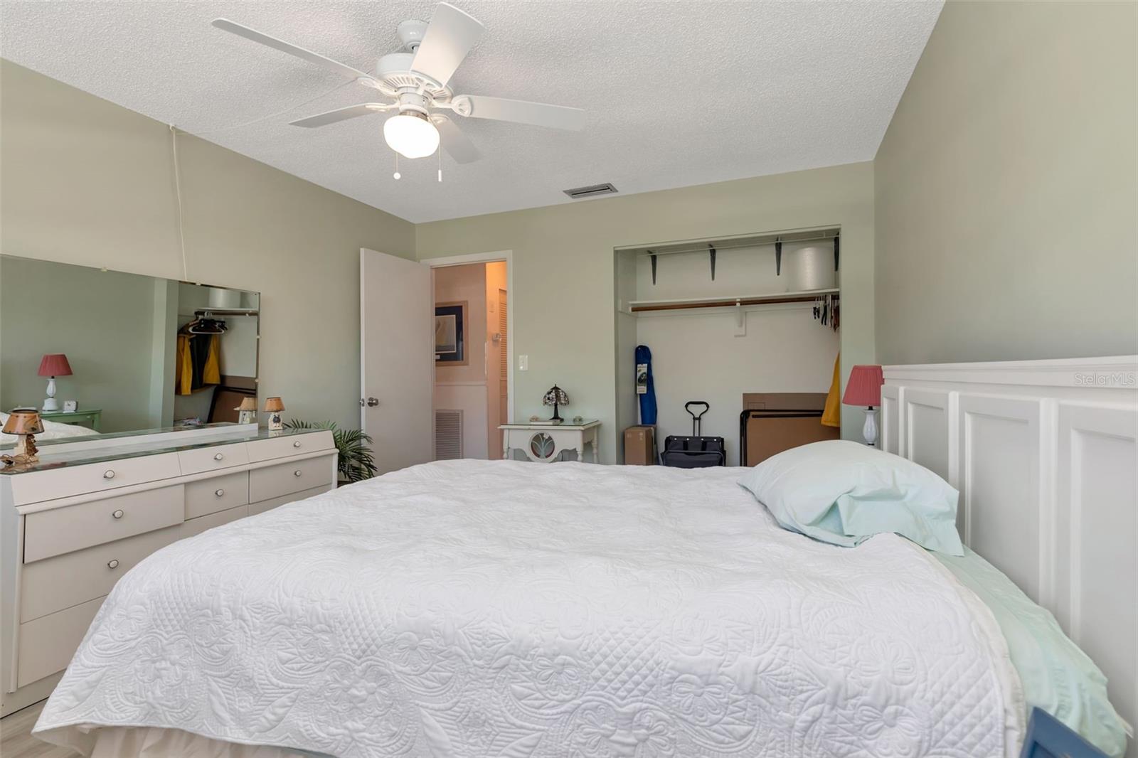 Image 24 of 40 For 6025 Shore Boulevard S 408
