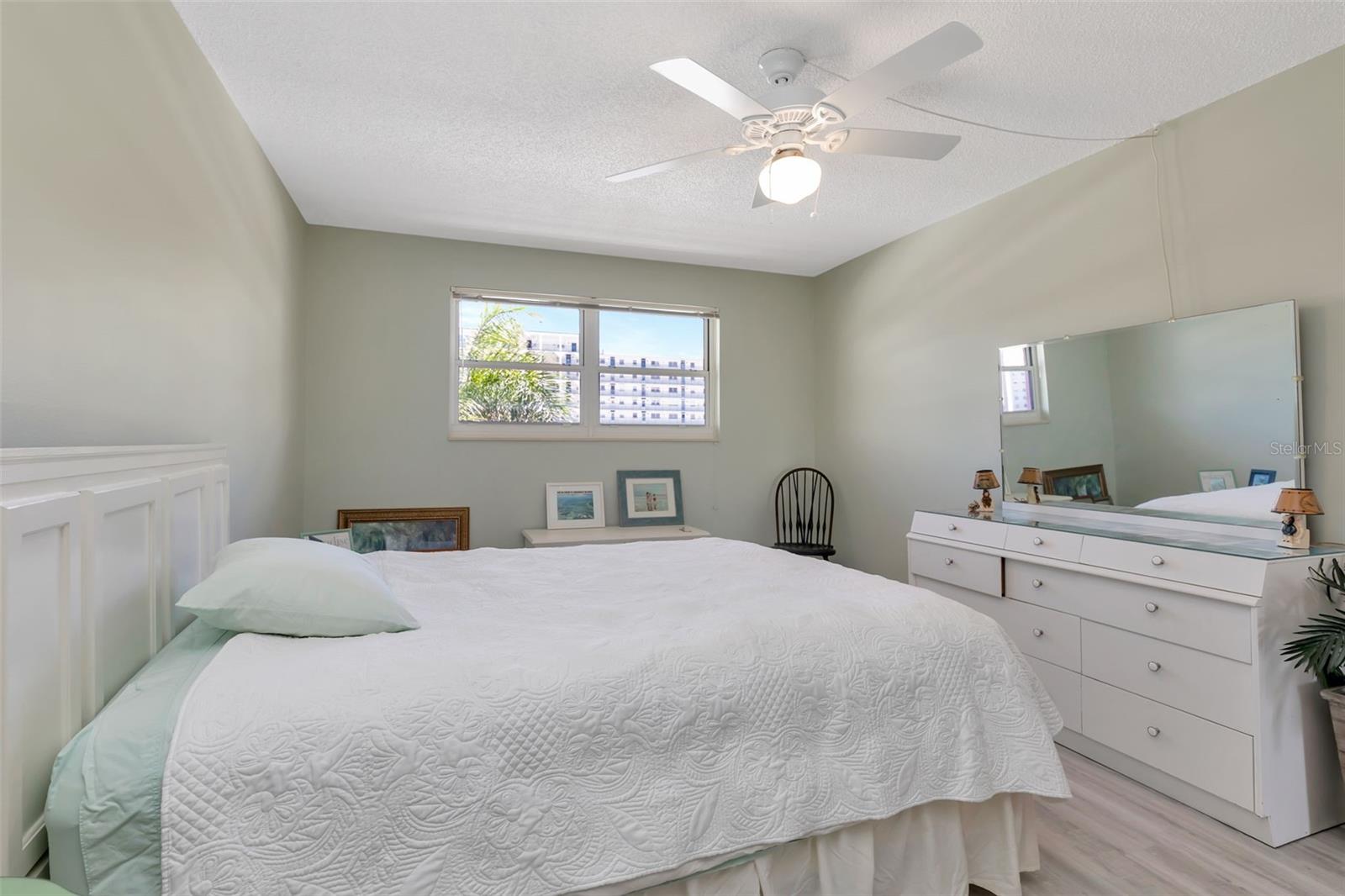 Image 25 of 40 For 6025 Shore Boulevard S 408