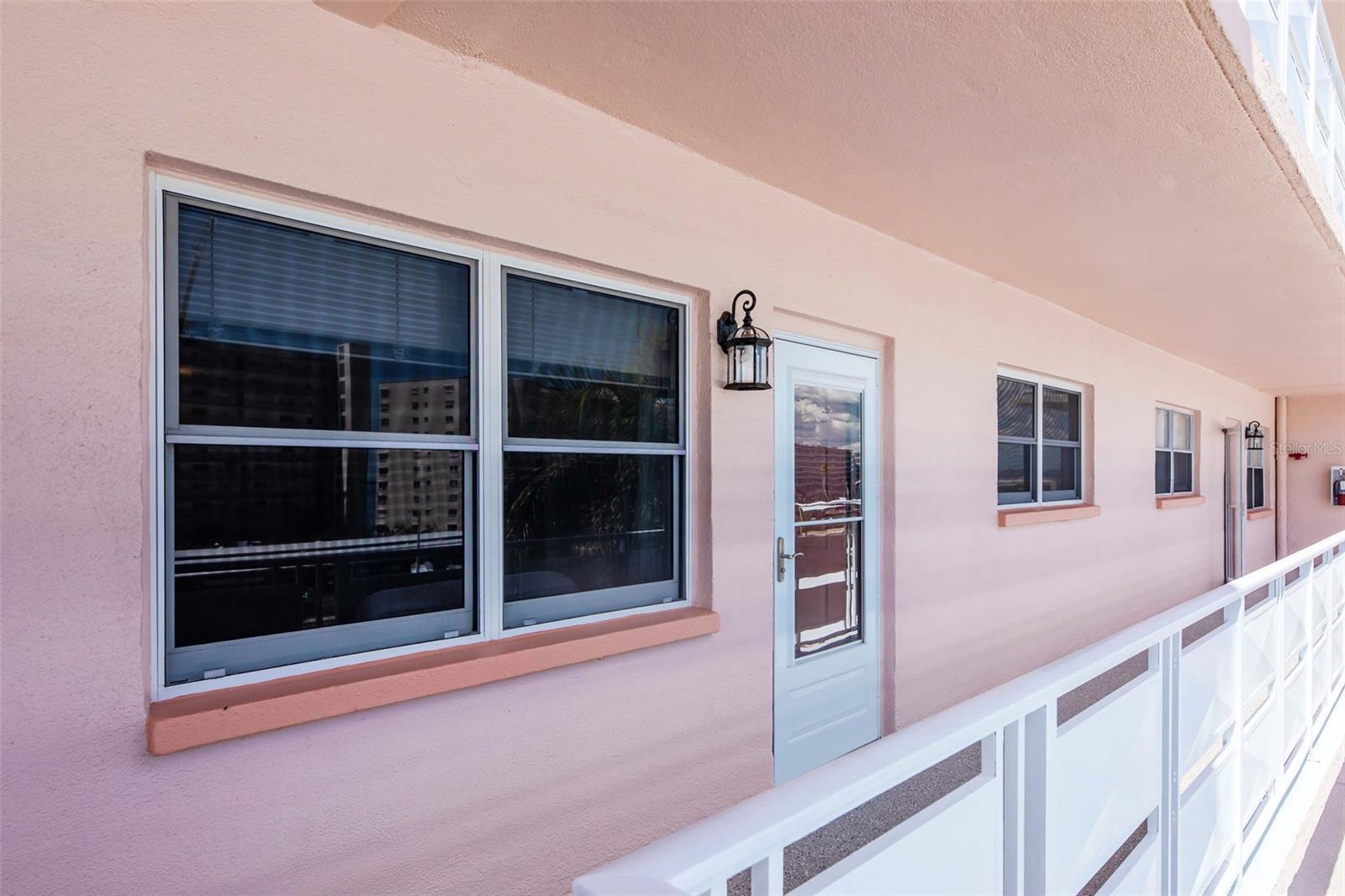 Image 3 of 40 For 6025 Shore Boulevard S 408