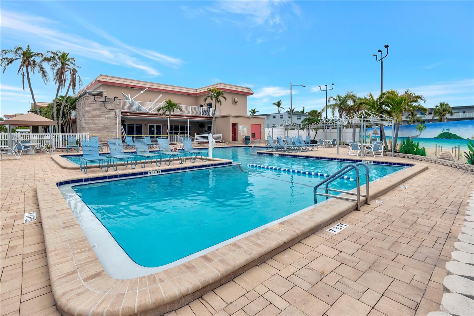 Image 34 of 40 For 6025 Shore Boulevard S 408