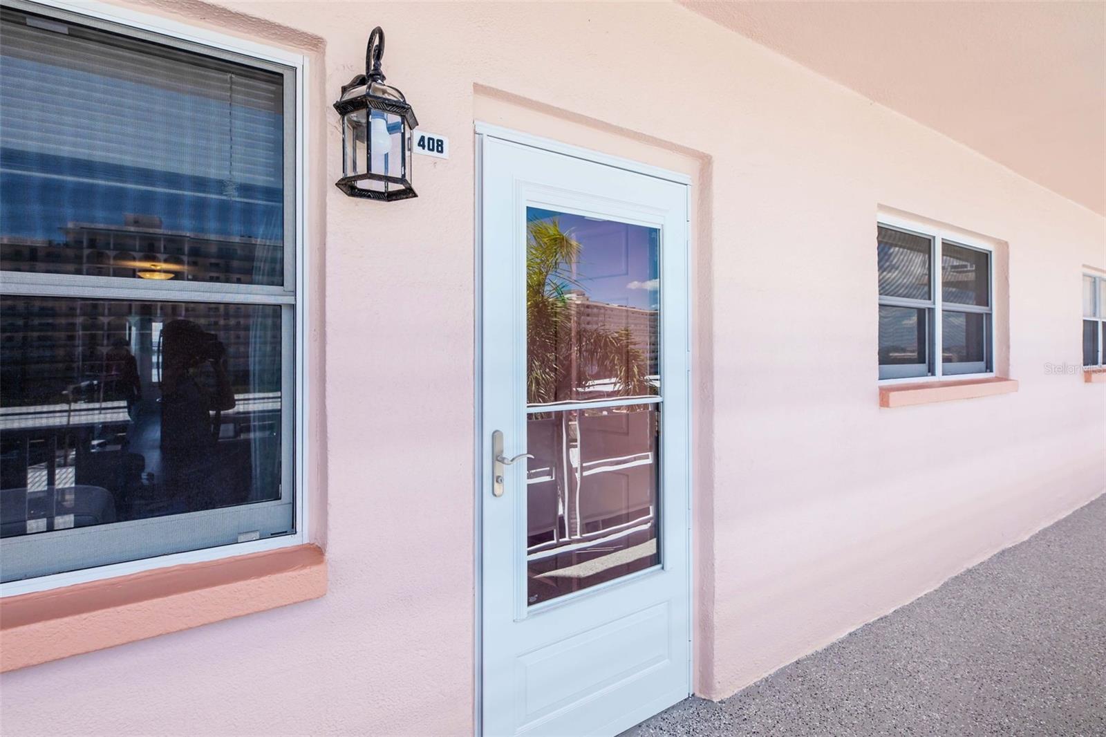 Image 4 of 40 For 6025 Shore Boulevard S 408