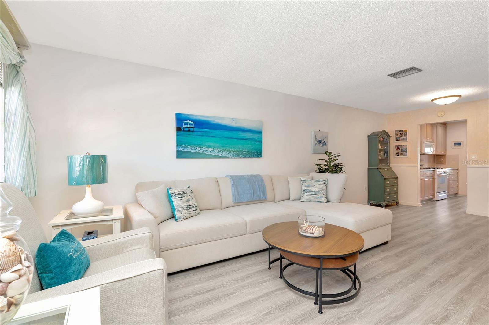 Image 5 of 40 For 6025 Shore Boulevard S 408
