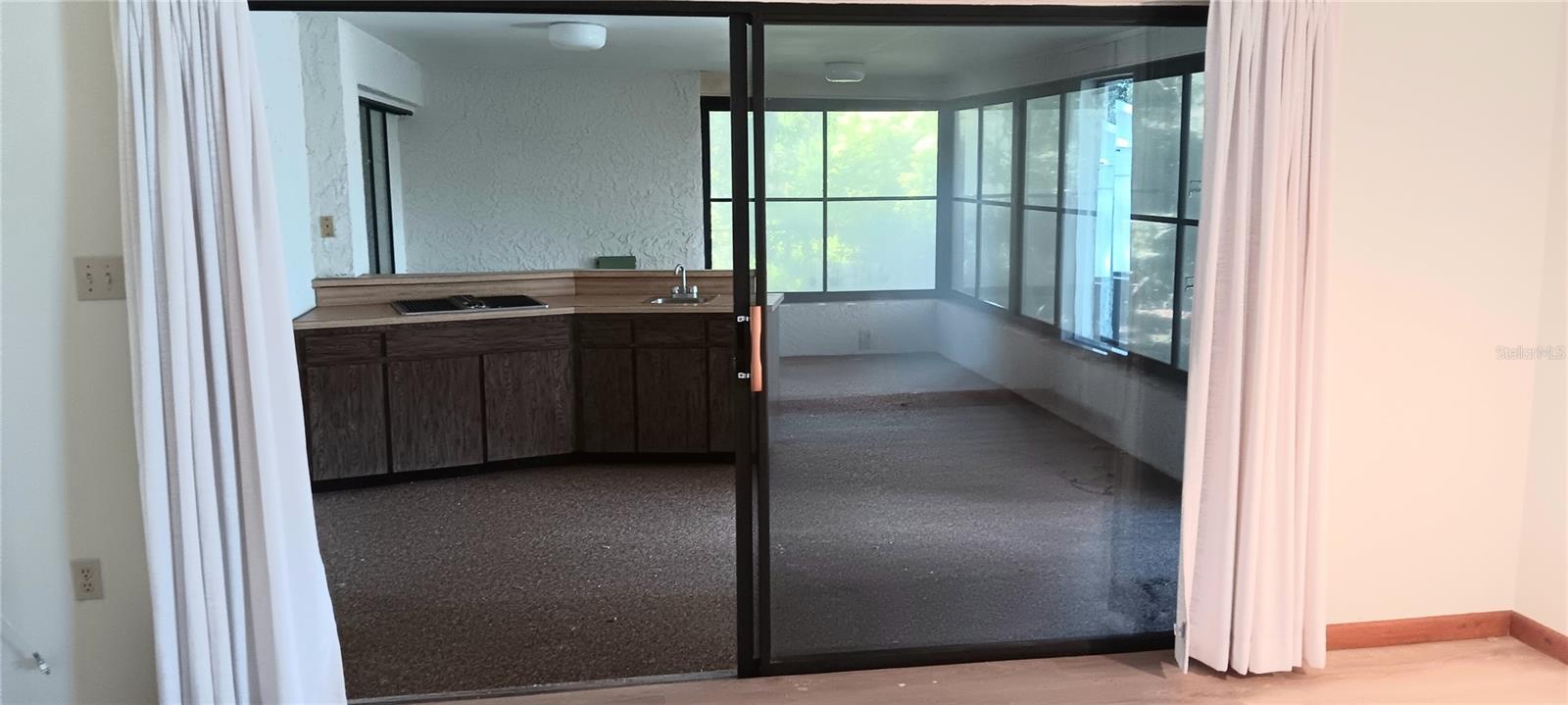 Image 11 of 21 For 401 Fern Cliff Avenue