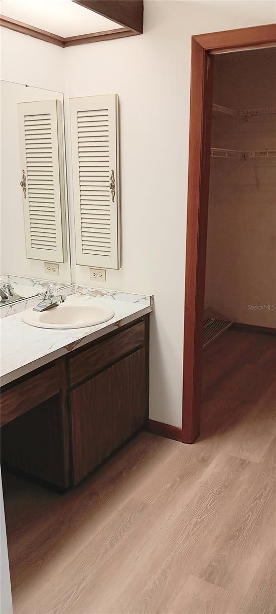Image 14 of 21 For 401 Fern Cliff Avenue