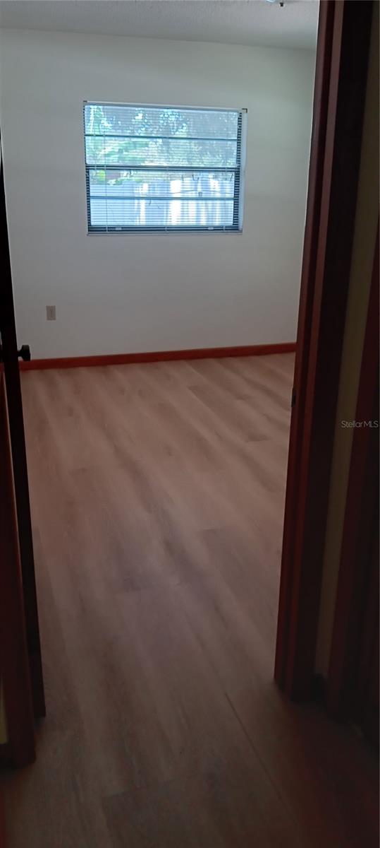 Image 19 of 21 For 401 Fern Cliff Avenue