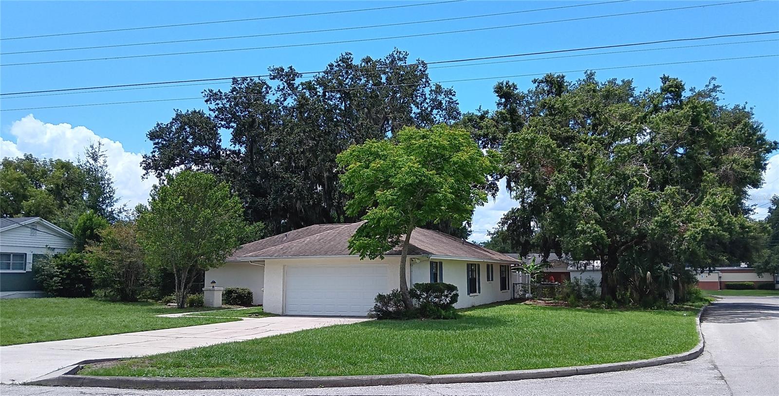 Image 2 of 21 For 401 Fern Cliff Avenue