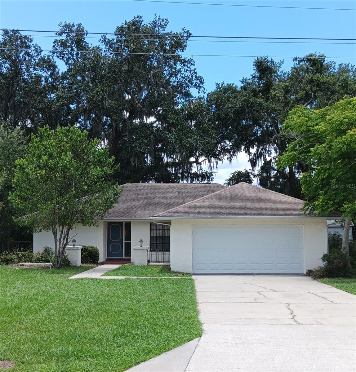 Image 3 of 21 For 401 Fern Cliff Avenue