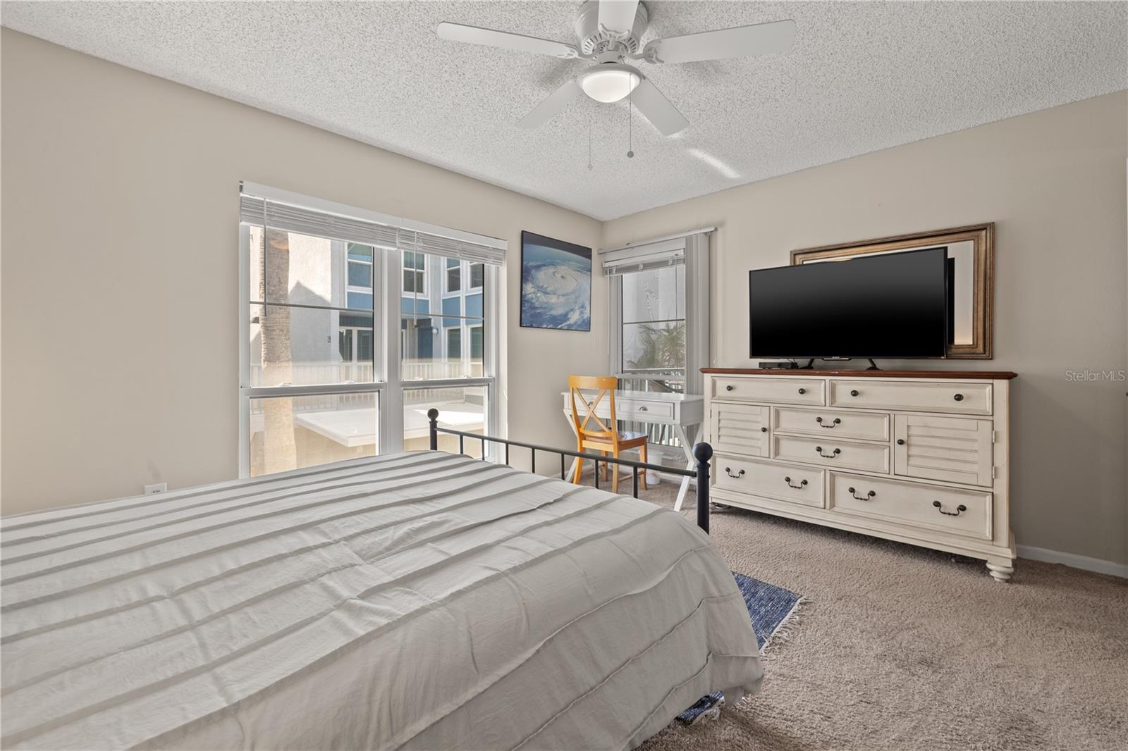 Listing photo id 14 for 380 Medallion Boulevard G