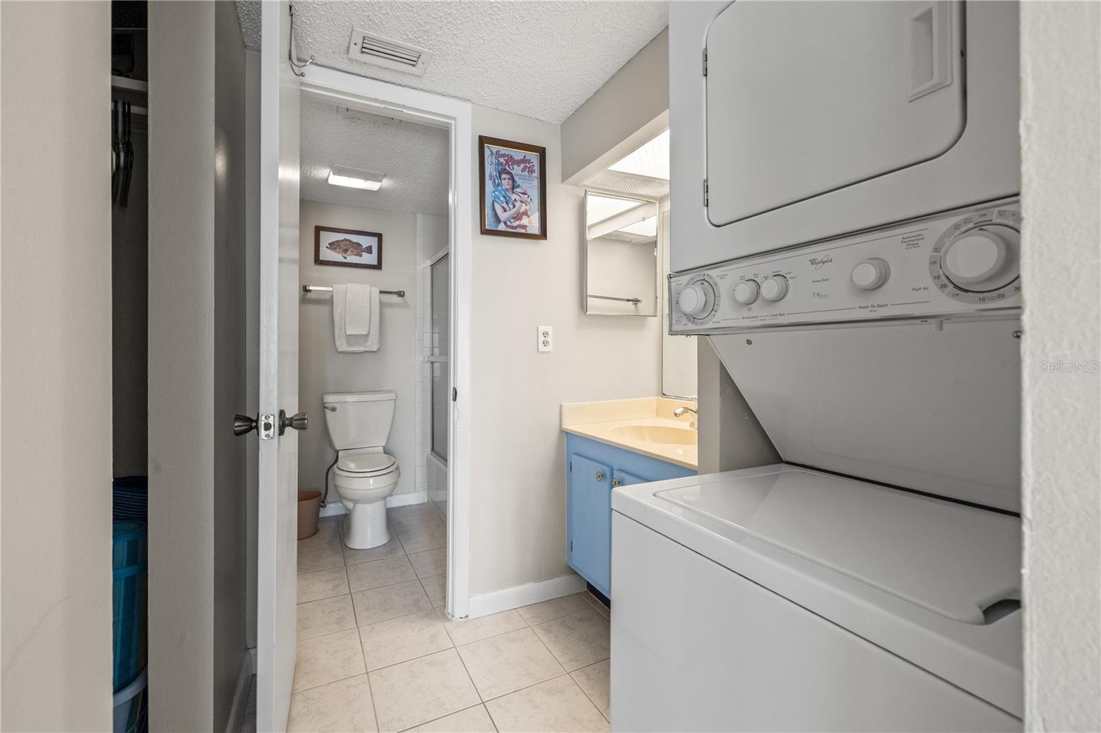 Listing photo id 15 for 380 Medallion Boulevard G