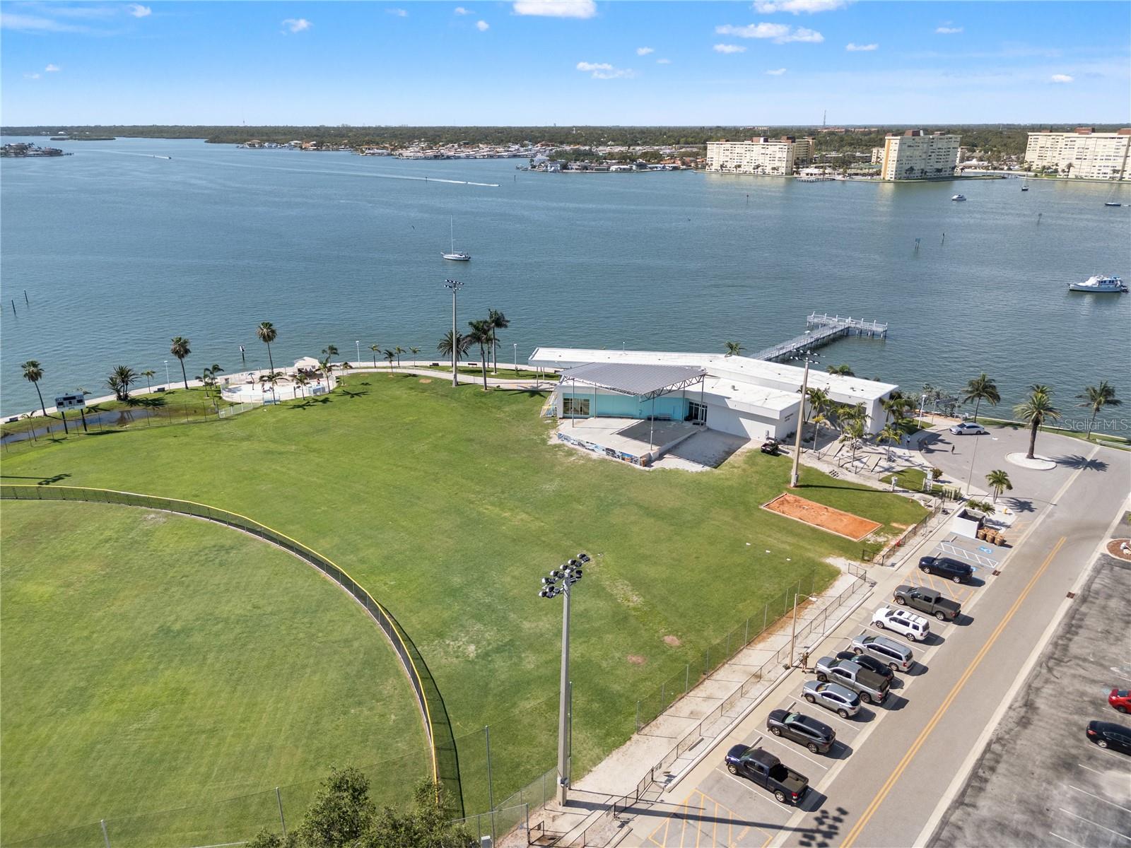 Listing photo id 23 for 380 Medallion Boulevard G