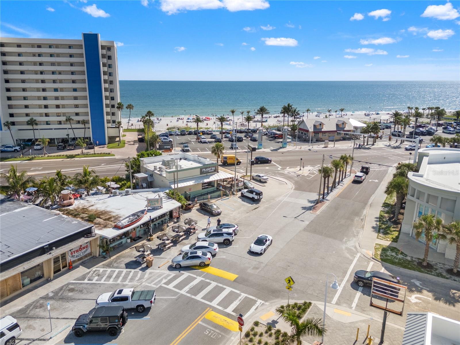 Listing photo id 27 for 380 Medallion Boulevard G