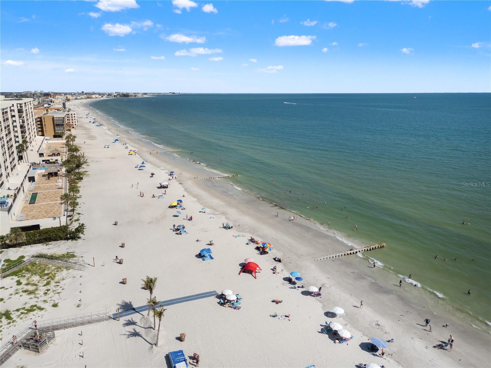 Listing photo id 2 for 380 Medallion Boulevard G