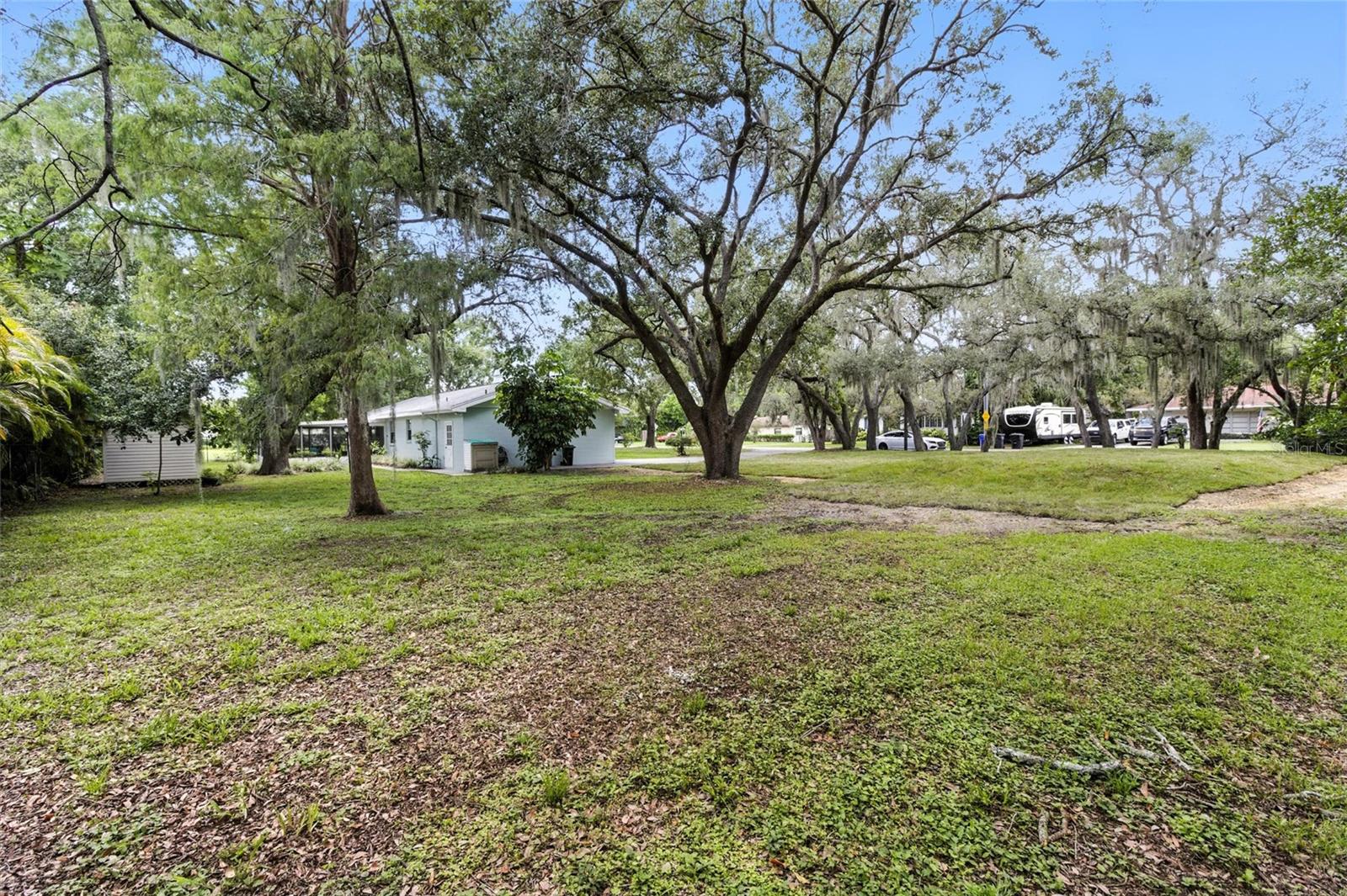 Image 44 of 51 For 2510 Lake Ellen Drive