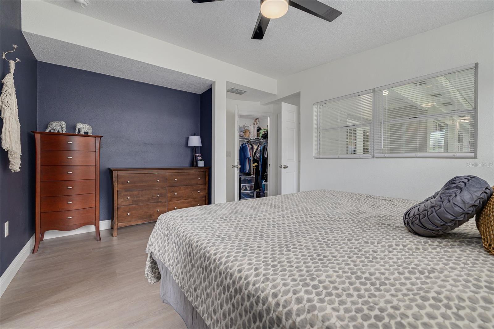 Image 10 of 25 For 505 Broxburn Avenue