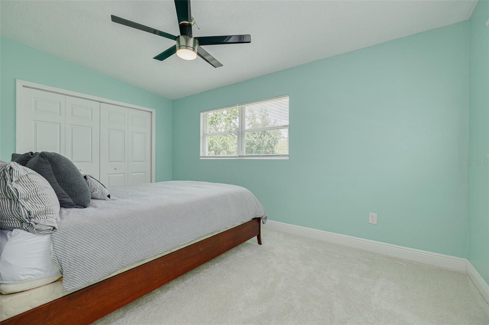 Image 12 of 25 For 505 Broxburn Avenue