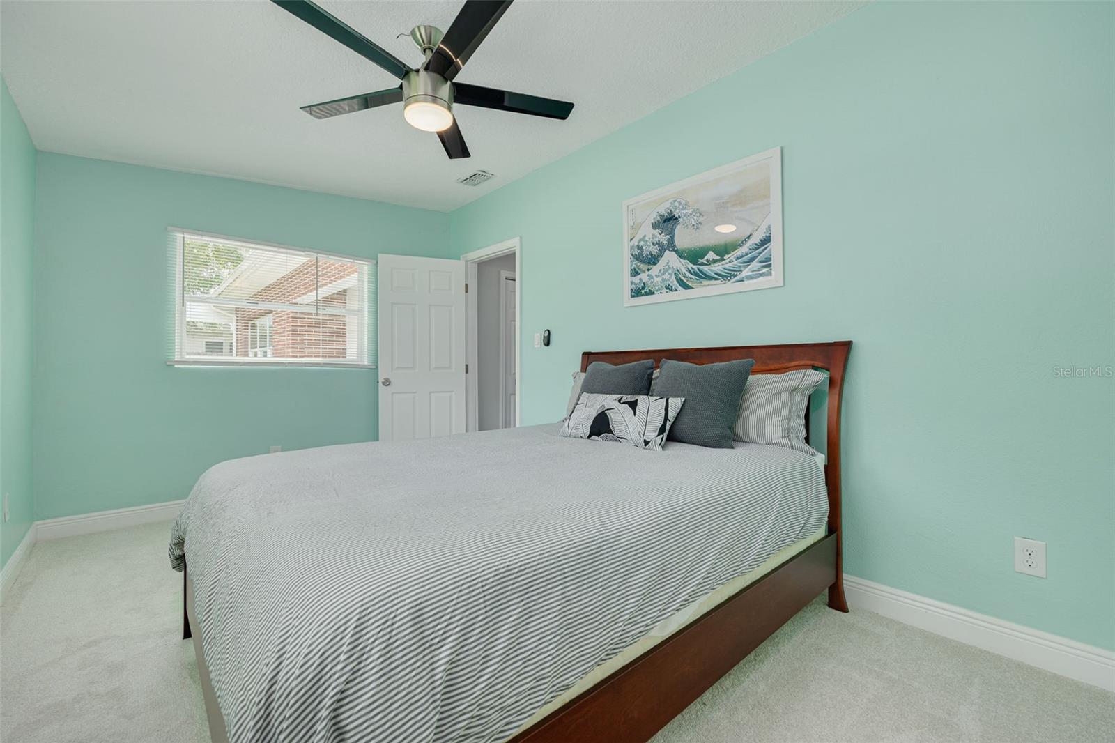 Image 13 of 25 For 505 Broxburn Avenue