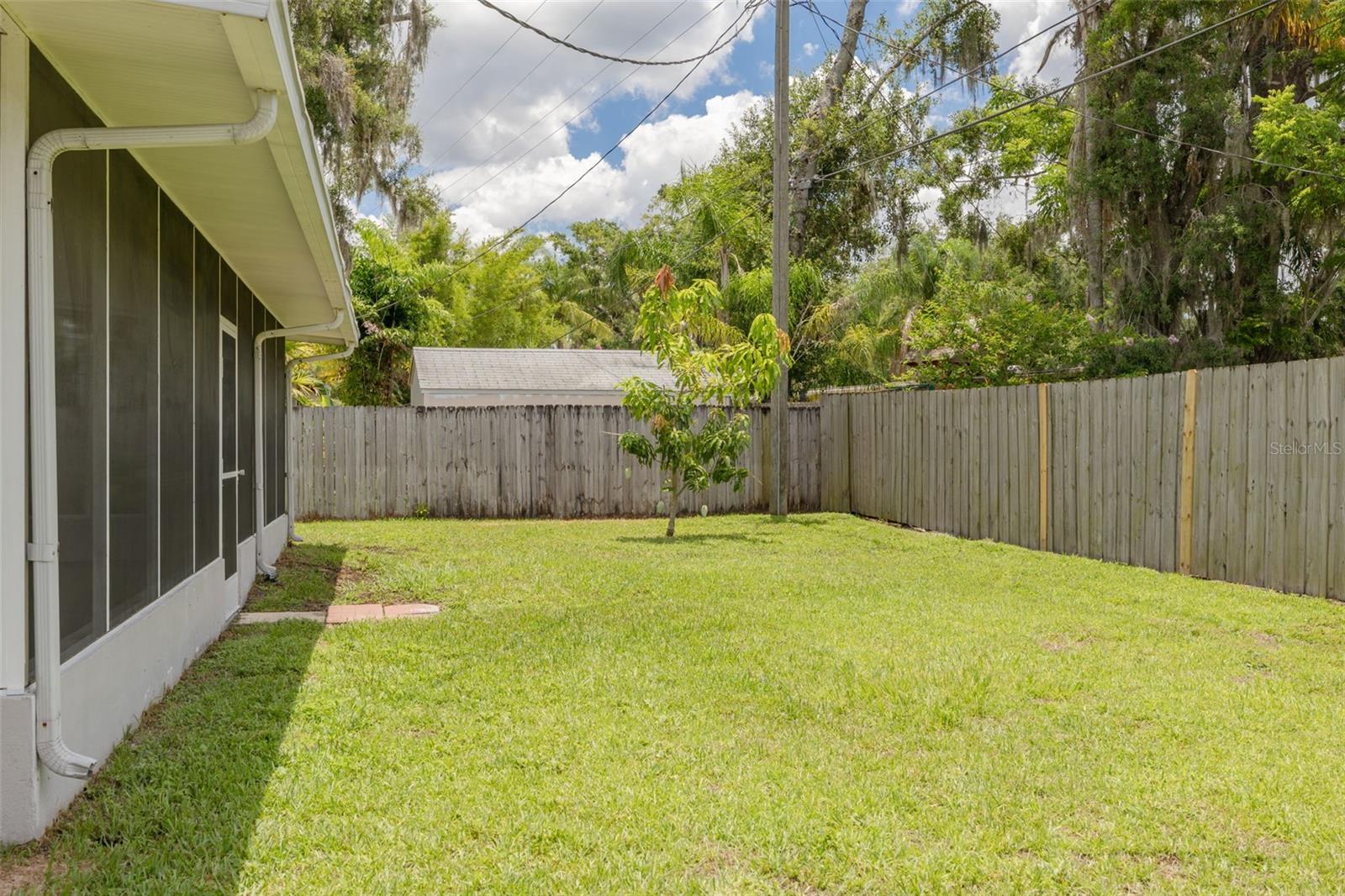 Image 20 of 25 For 505 Broxburn Avenue
