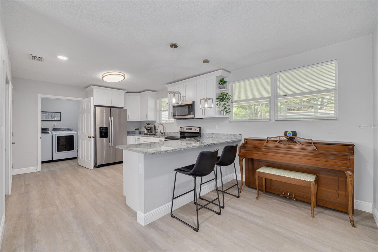 Image 4 of 25 For 505 Broxburn Avenue