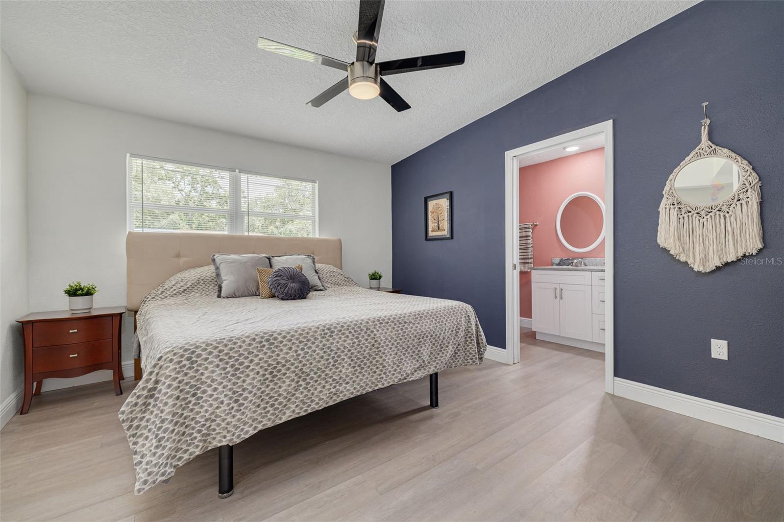 Image 8 of 25 For 505 Broxburn Avenue