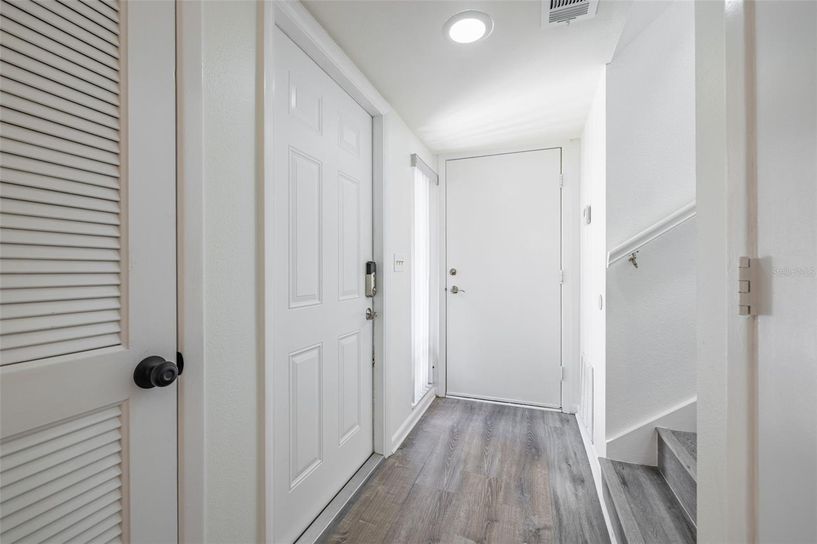 Image 4 of 30 For 498 Lakeview Drive 45