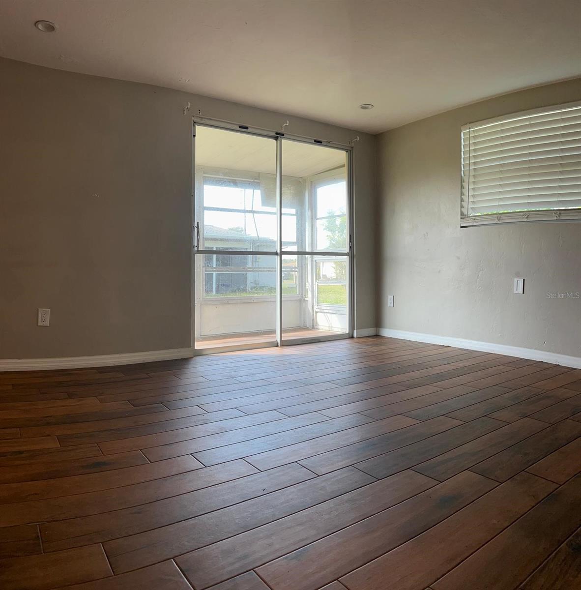 Image 7 of 14 For 6383 Biscayne