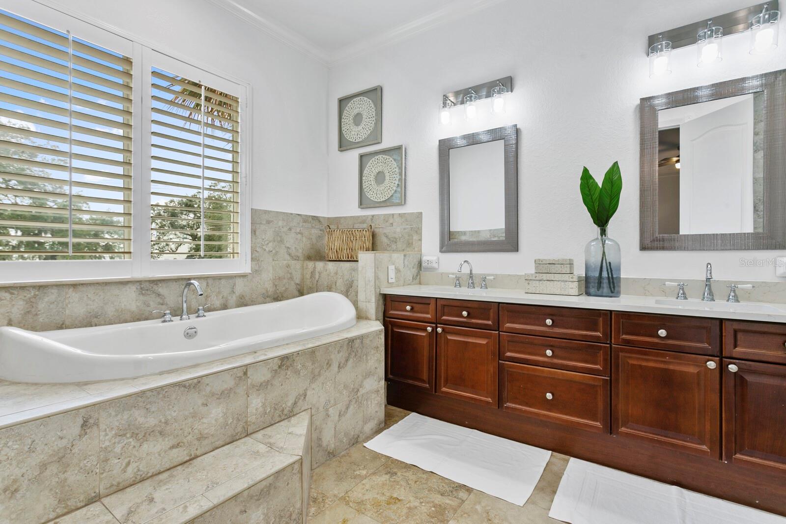 Image 24 of 46 For 4907 Bayshore Boulevard 115