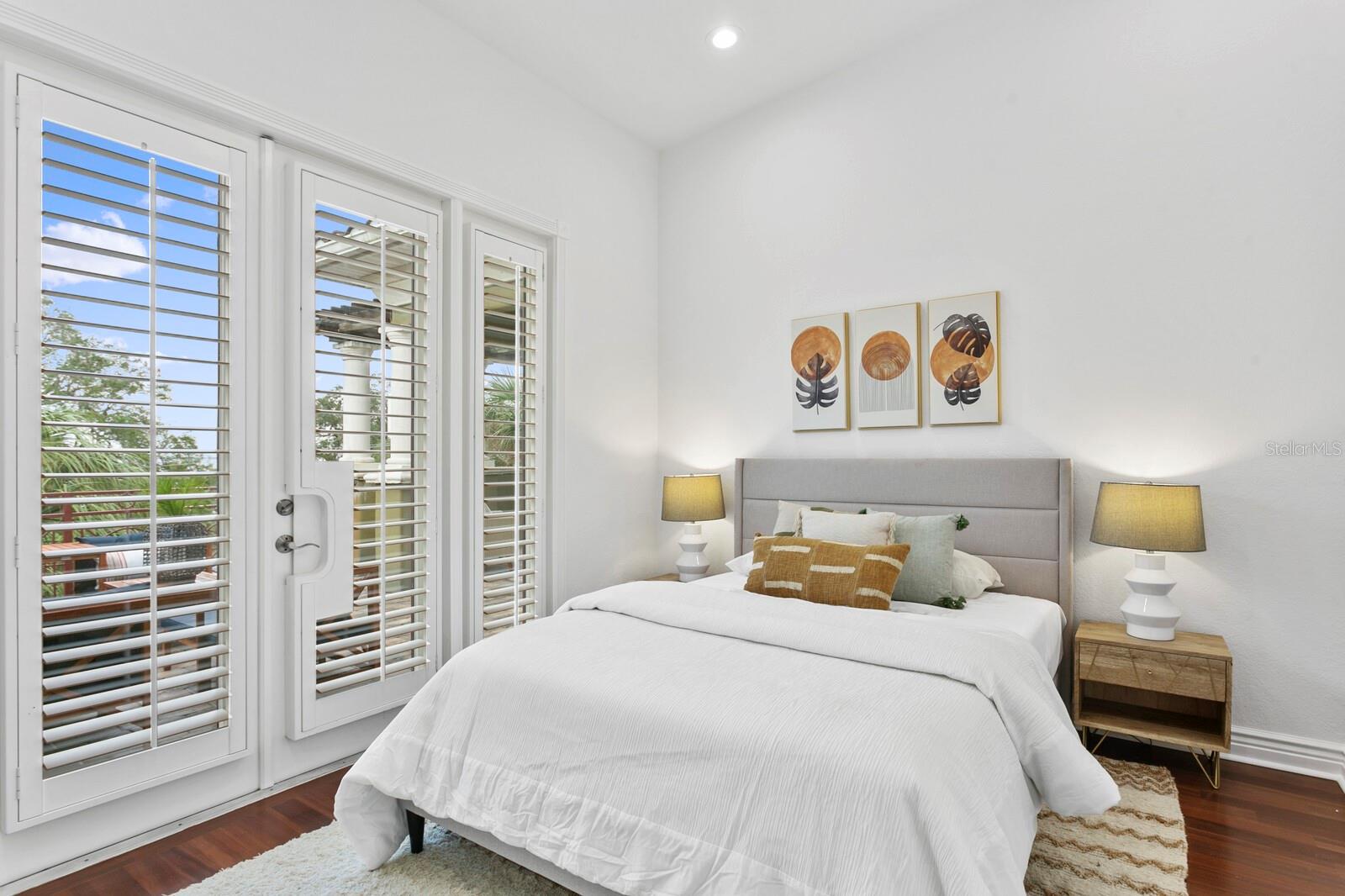 Image 32 of 46 For 4907 Bayshore Boulevard 115