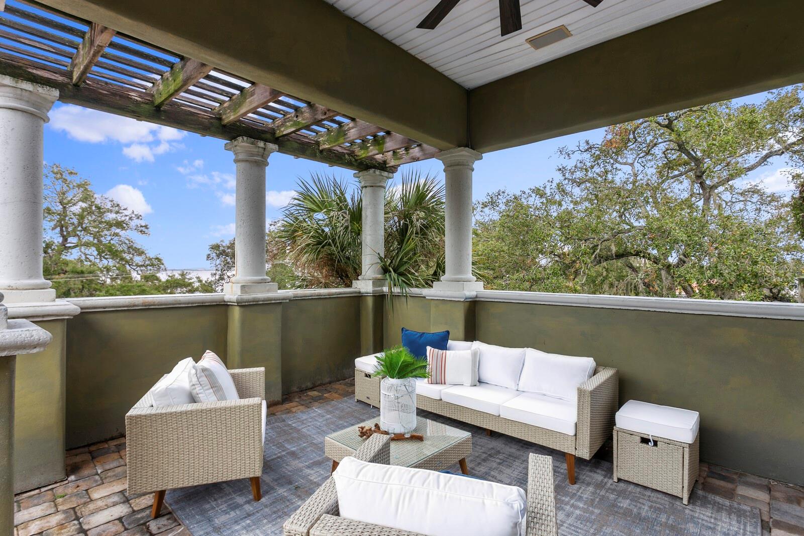 Image 40 of 46 For 4907 Bayshore Boulevard 115