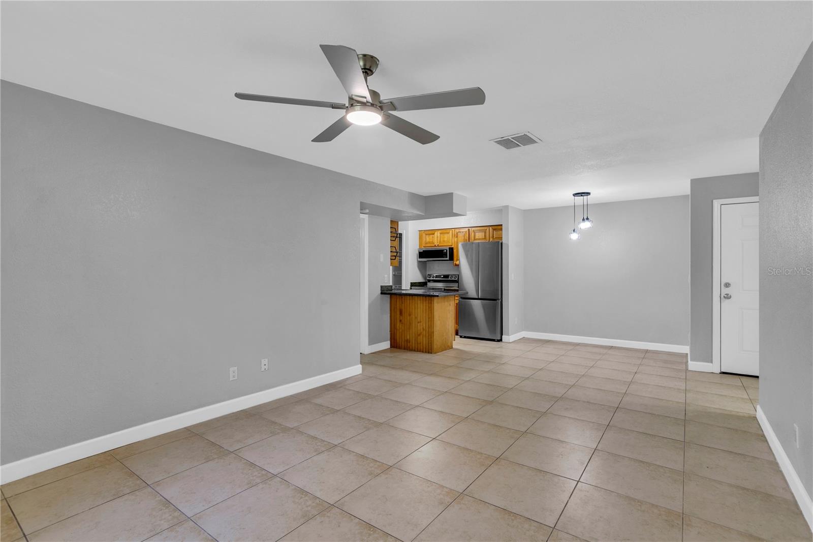 Image 10 of 41 For 209 Red Cedar Place 209