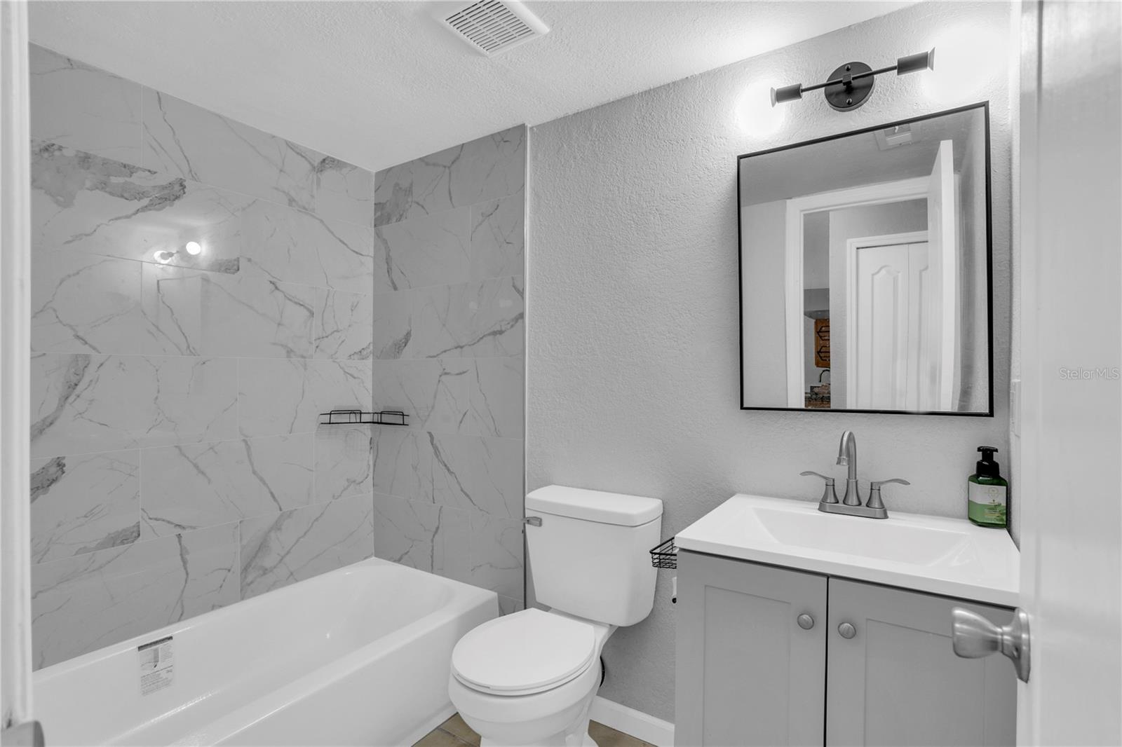 Image 19 of 41 For 209 Red Cedar Place 209