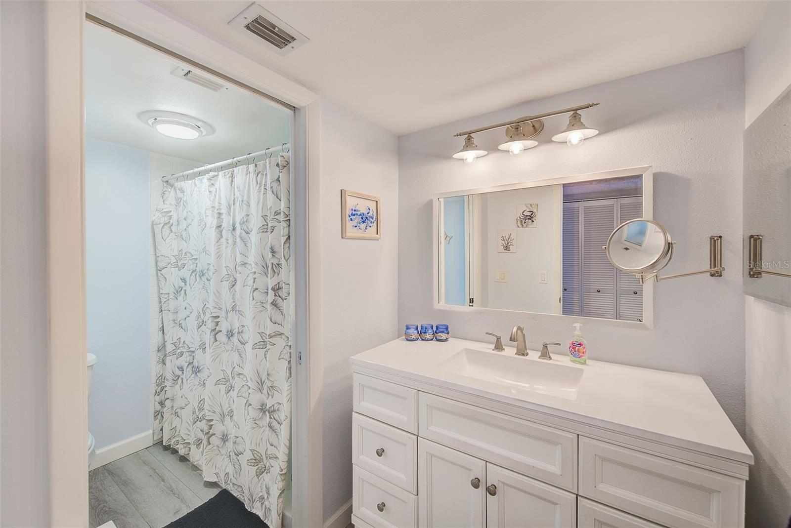 Image 15 of 35 For 8211 Brent Street 815