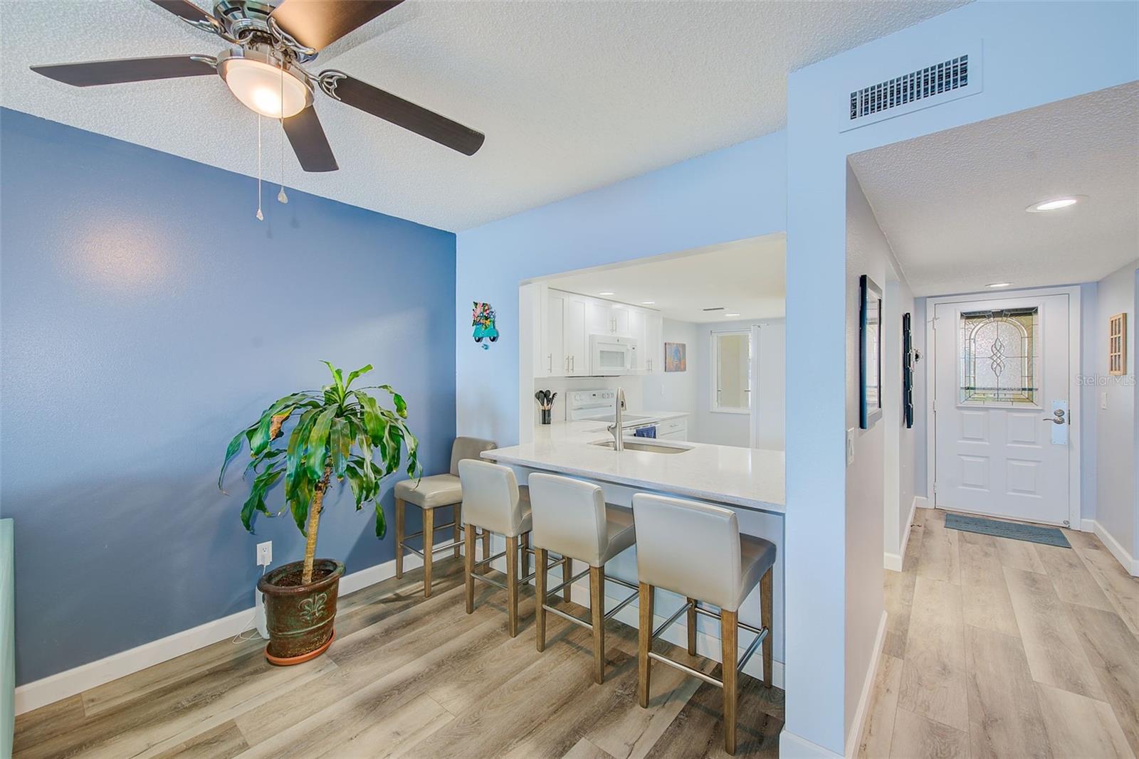 Image 7 of 35 For 8211 Brent Street 815