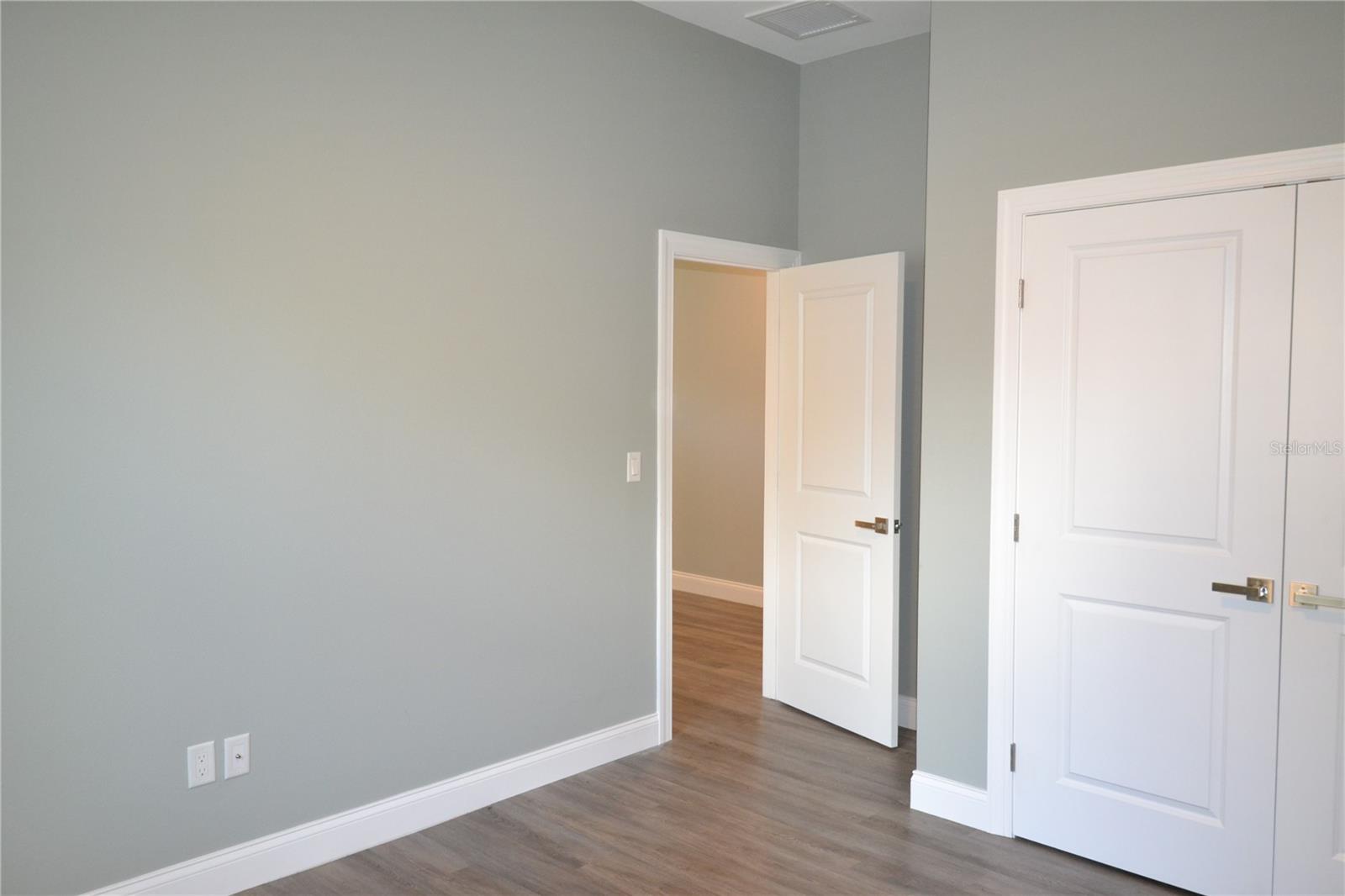 Image 12 of 64 For 281 Diogenes Street
