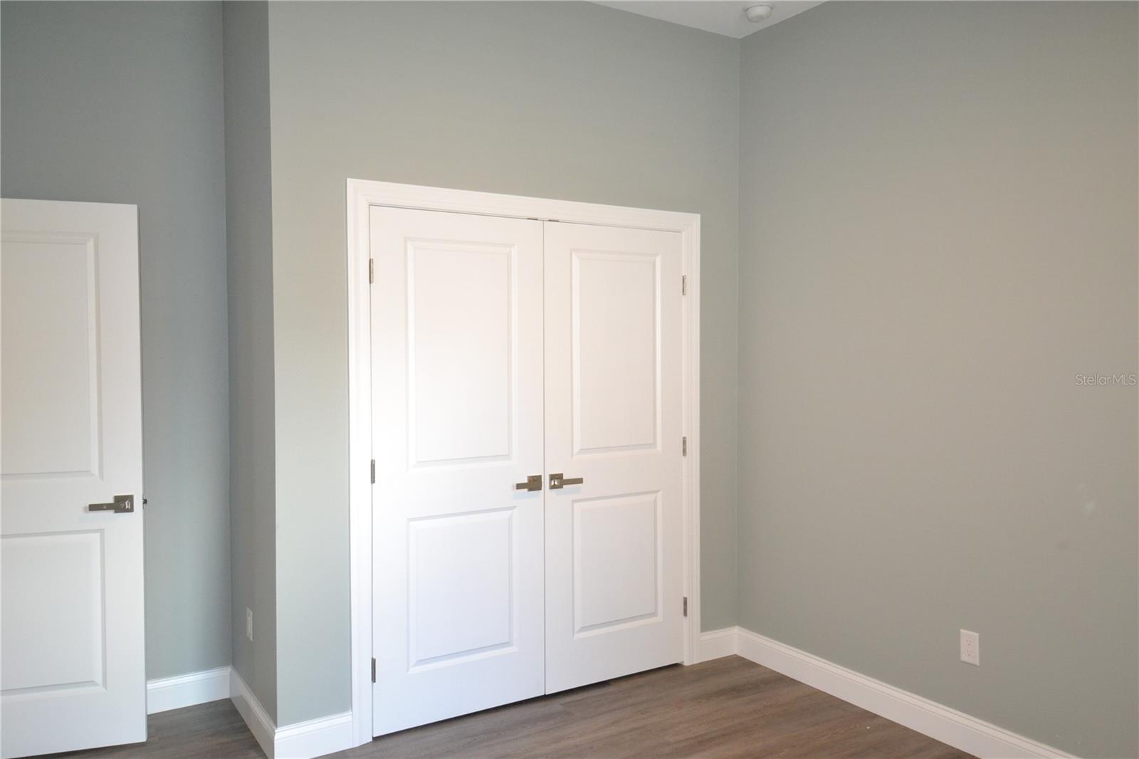 Image 13 of 64 For 281 Diogenes Street