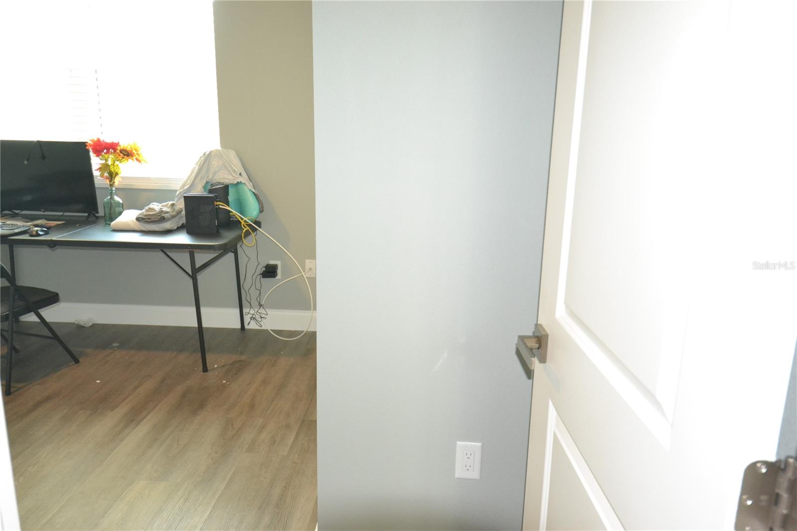 Image 19 of 64 For 281 Diogenes Street