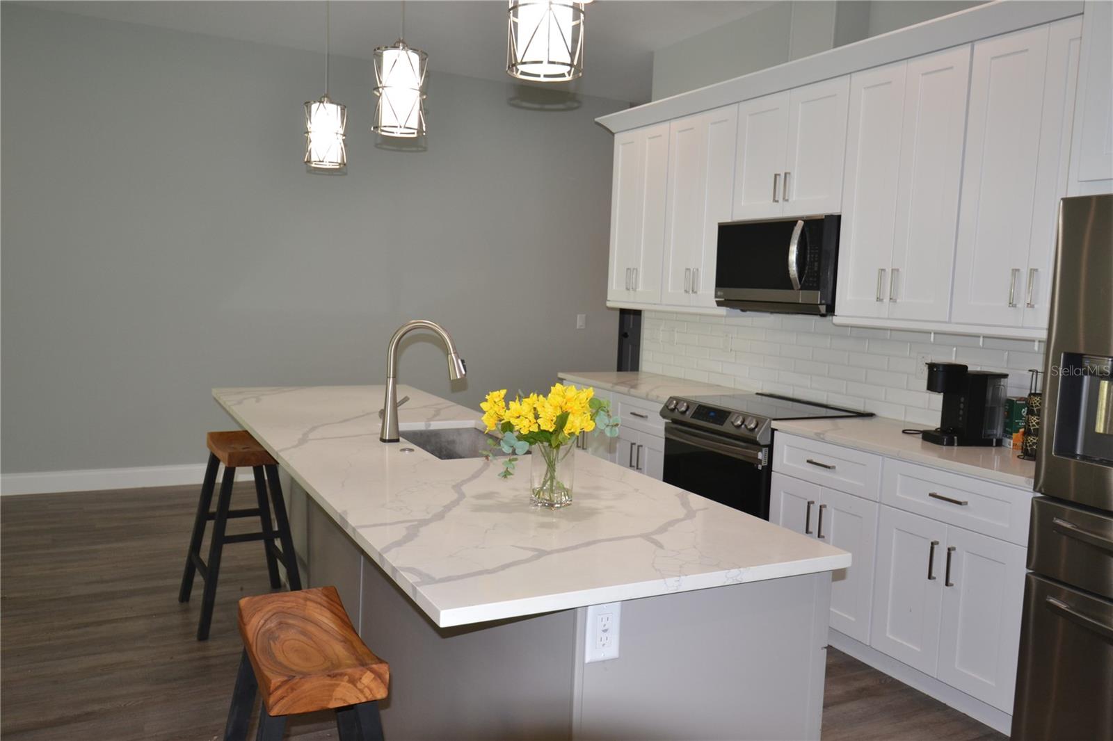 Image 34 of 64 For 281 Diogenes Street