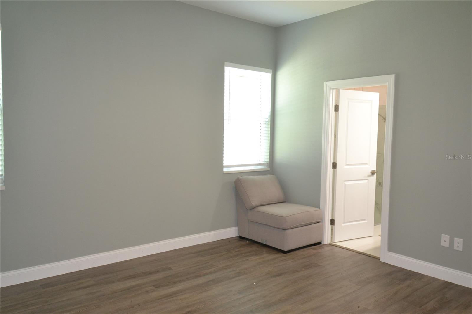 Image 36 of 64 For 281 Diogenes Street