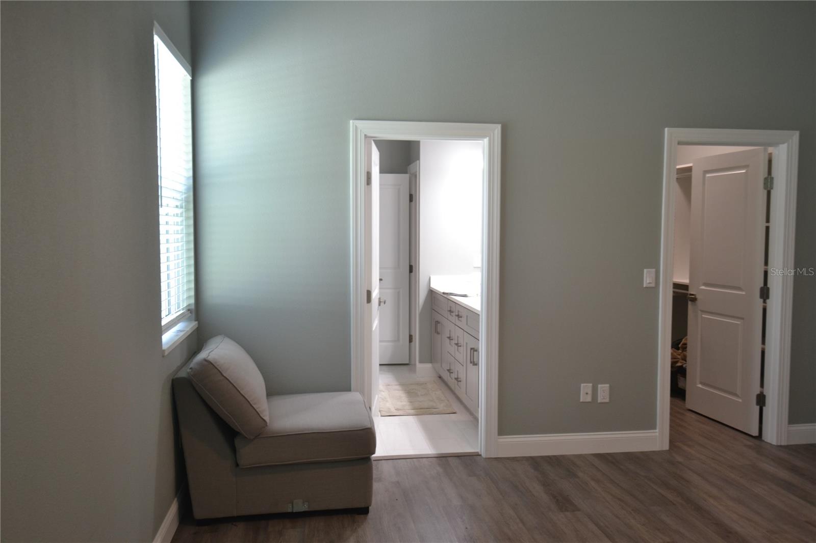 Image 39 of 64 For 281 Diogenes Street