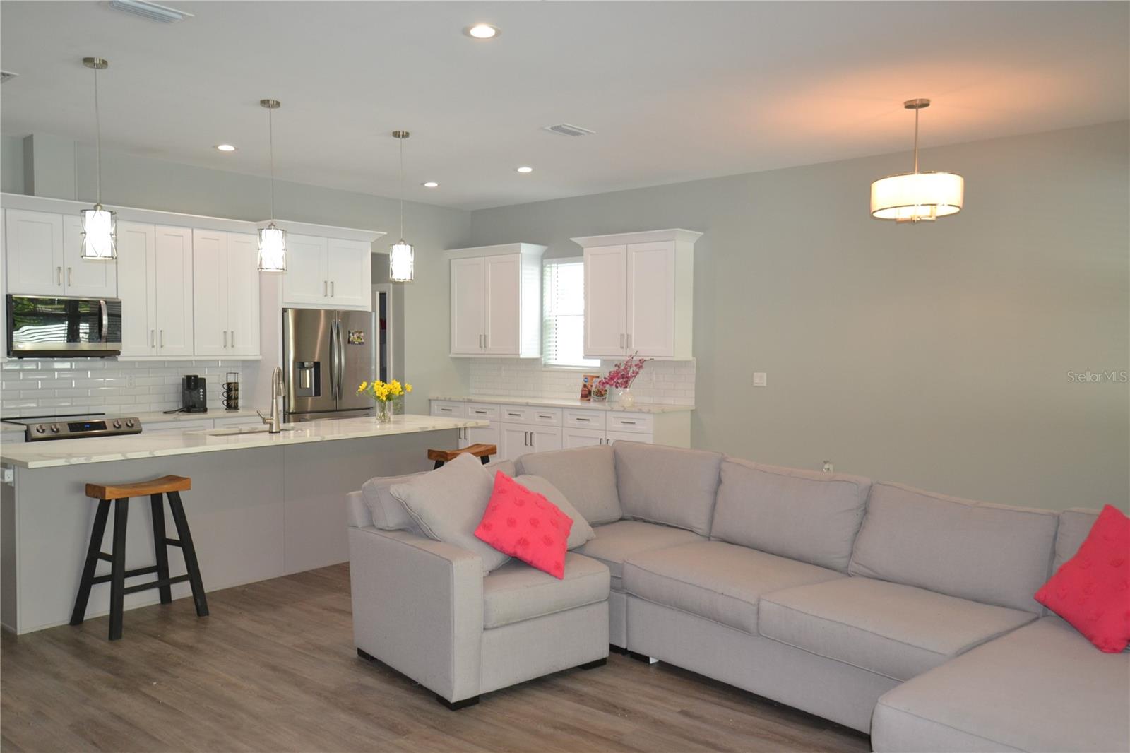 Image 4 of 64 For 281 Diogenes Street