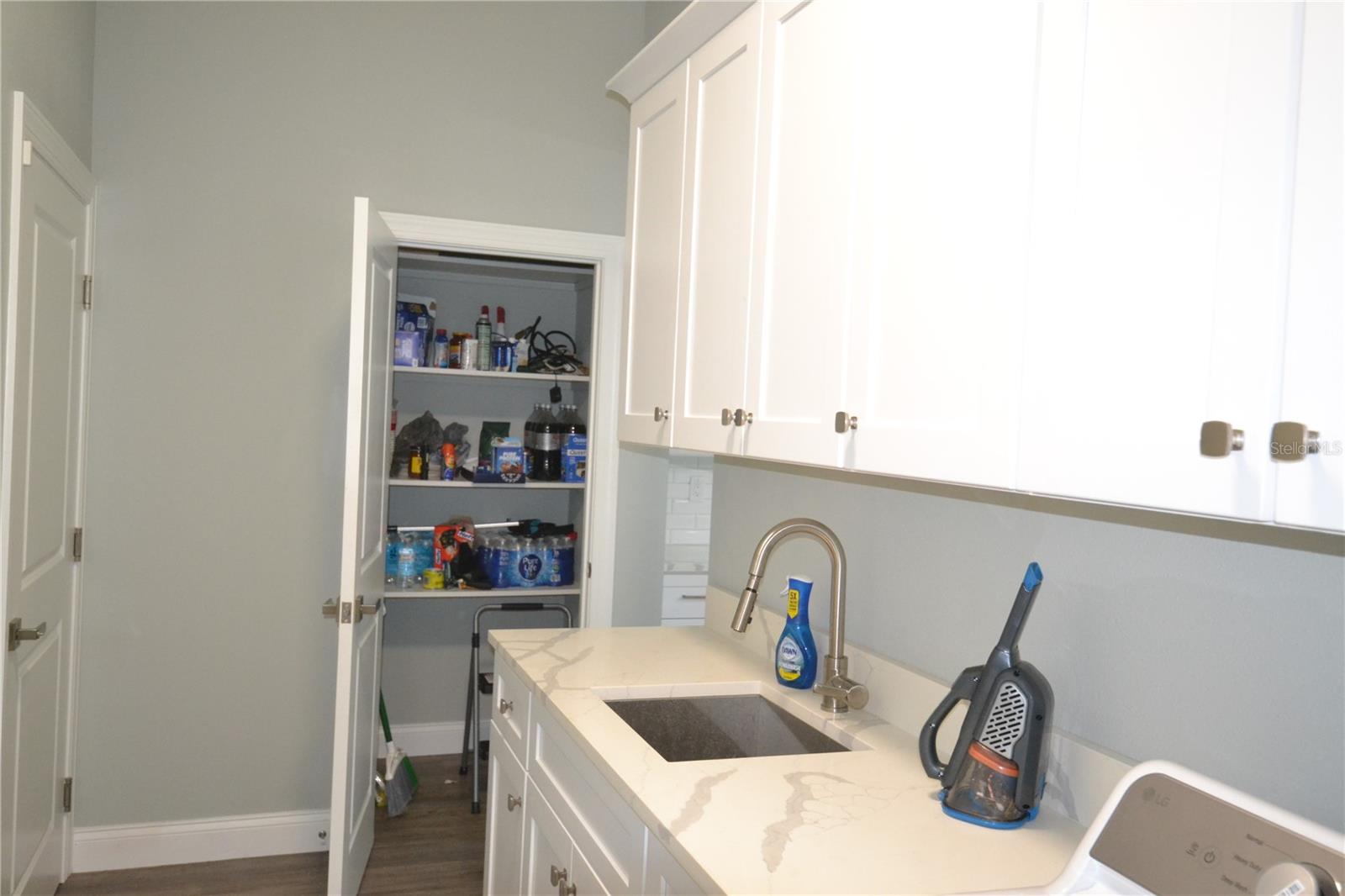 Image 60 of 64 For 281 Diogenes Street