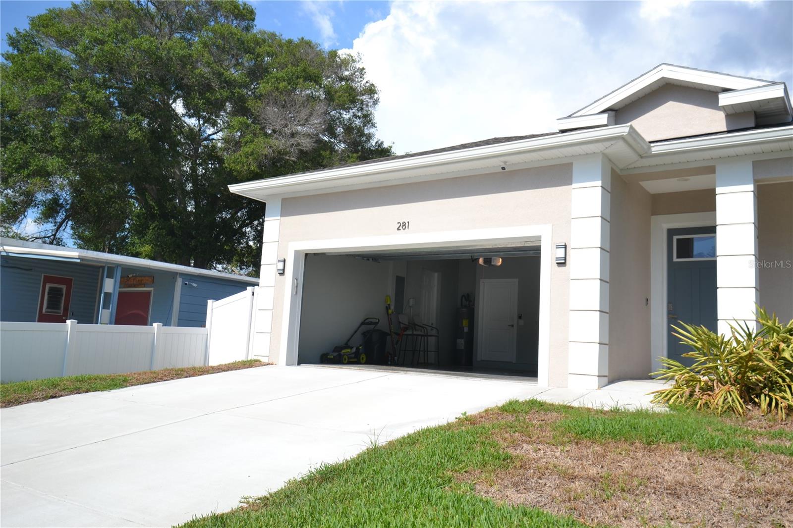 Image 62 of 64 For 281 Diogenes Street