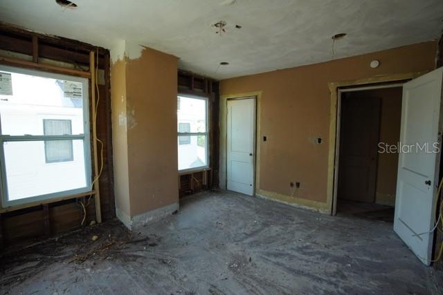 Image 27 of 50 For 2355 Trelain Drive S