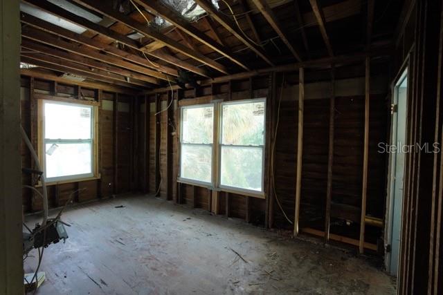 Image 32 of 50 For 2355 Trelain Drive S