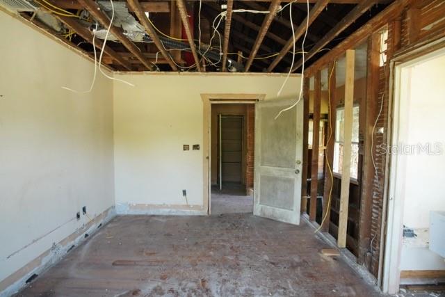 Image 35 of 50 For 2355 Trelain Drive S