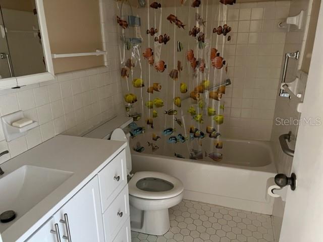 Image 11 of 17 For 11251 80th Avenue 308