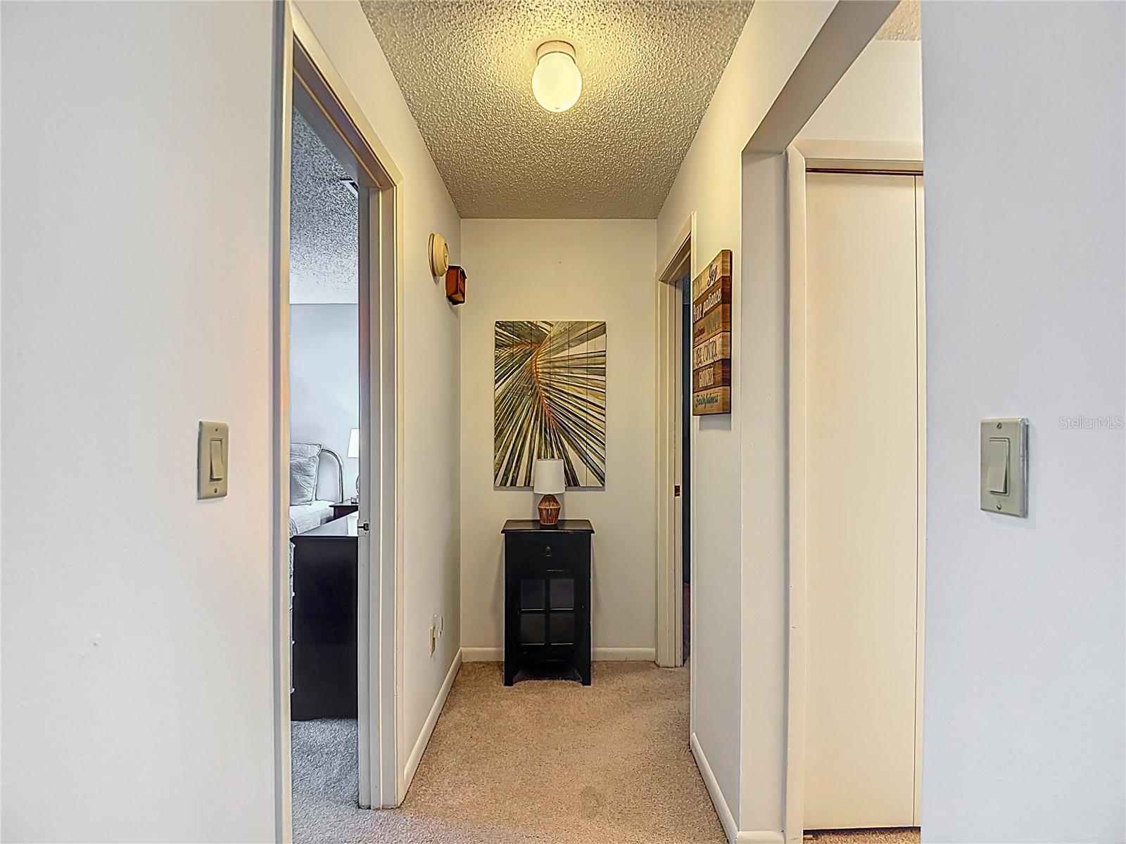 Listing photo id 11 for 31096 Inwood Circle
