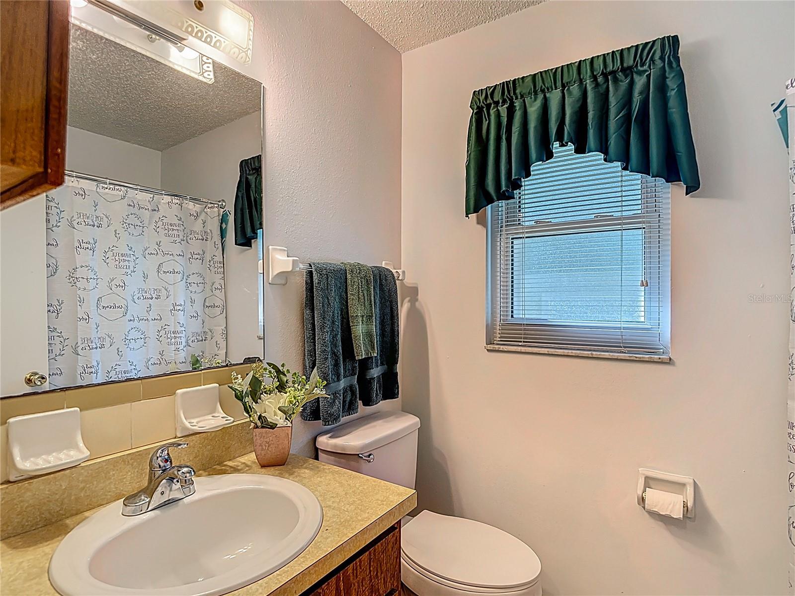 Listing photo id 15 for 31096 Inwood Circle