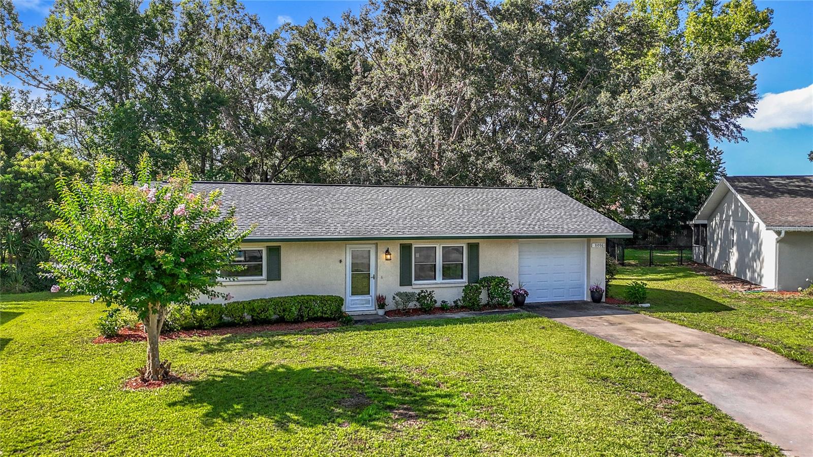 Listing photo id 32 for 31096 Inwood Circle