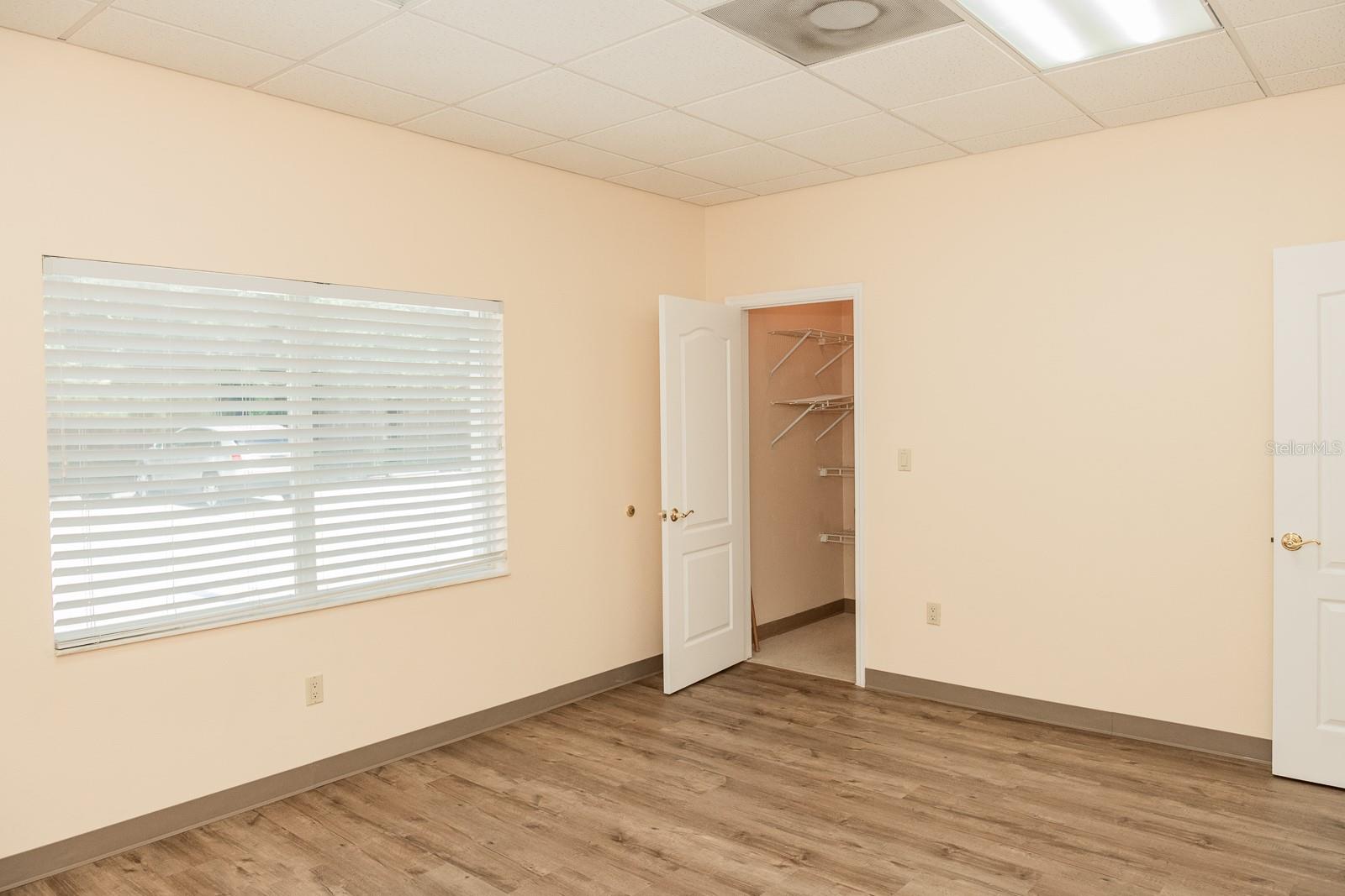 Image 20 of 35 For 4505 Armenia Avenue 102
