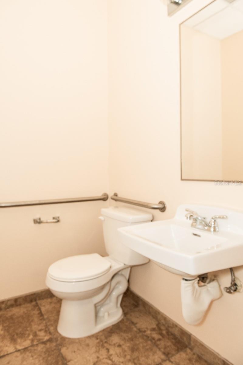 Image 24 of 35 For 4505 Armenia Avenue 102